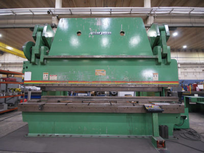 Futuramic Equipment - ACCUPRESS PRESS BREAK - 1,000 ton